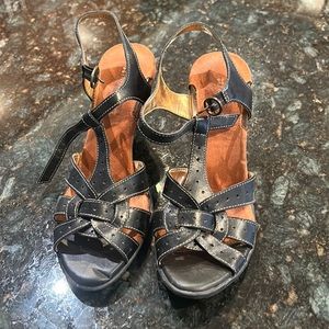 Naturalizer black open toe heels rubber sole